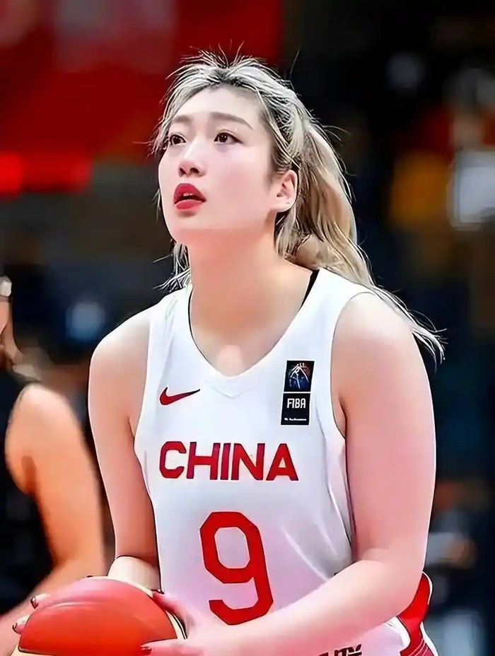 亚冠直播-李梦无缘，女篮最强锋线驰援，21岁，188公分，进攻犀利，宫鲁鸣期待|邓雨婷|中国女篮|洛杉矶奥运会|意大利女篮|女篮世界杯_新浪体育_新浪新闻